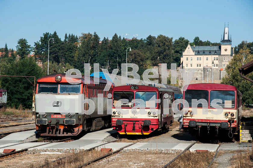 LPAP-EUR-CO-0020 
 With Zruc nad Sazavous' castle in the background, 749006 is witnessed on a Cercany to Svetla nad Sazavou service, 2nd October 2011. 
 Keywords: Czech, Czechoslovakia, Passenger, Colour, 2011