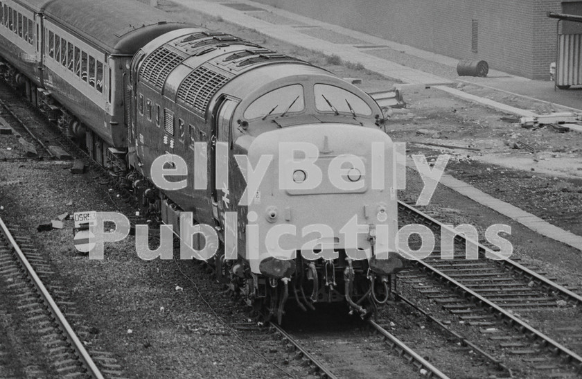 LPIS DSL BW NEGS 0018 
 EE Class 55 Deltic 55012 'Crepello' accelerates away from Doncaster with 1A26 13:30 Leeds to Kings Cross service on 7th May 1977. 
 Keywords: EE,Class 55, Deltic, D9012,9012,55012,Eastern,BR,Doncaster,Passenger,B&W