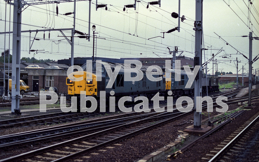 LPAP-DSL-CO-0121 
 37038 is seen stabled on Colchester, 1st May 1985. 
 Keywords: BR, Eastern, LNER, Suffolk, Ipswich, Diesel, BR, Shed, Colour, Class37, 37038, D6738, MR, 1985