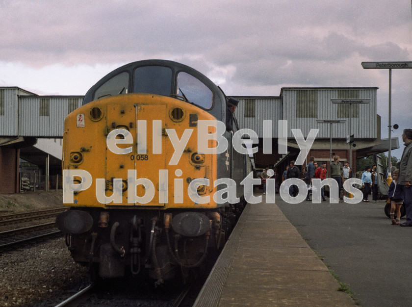 LPAP-DSL-CO-0031 
 This was the last Class 40 to work a service train out of East Anglia, 40058 on 3rd September 1983, with the 1434 Great Yarmouth - Manchester, which it worked from Norwich. 
 Keywords: BR, Eastern, LNER, Cambridgeshire, Peterborough, Diesel, BR, Light, Colour, Class40, 40058, D258, GD, 52A, 1983