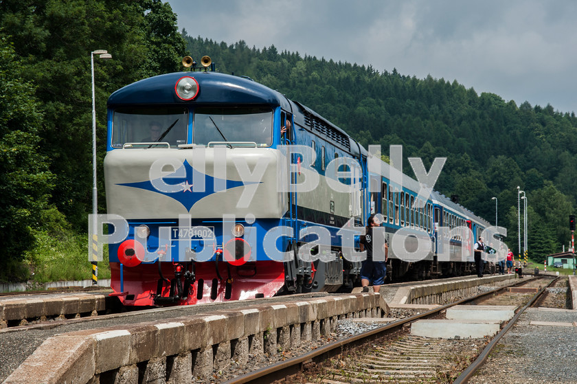 LPAP-EUR-CO-0038 
 On the scenic Jesenik line, 751002 is seen running round a tour at Liopva Lazne, 6th July 2013. 
 Keywords: Czech, Czechoslovakia, Passenger, Colour, 2013