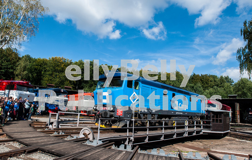 LPAP-EUR-CO-0042 
 At the 'Grumpies' event (Class 749 / 751 loco's) at Luzna, 749018 (in Cargo livery), is spun on the turntable14th September 2013. 
 Keywords: Czech, Czechoslovakia, Passenger, Colour, 2013