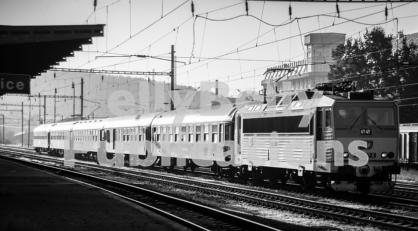 LPAP-EUR-BW-0019 
 CD class 163 electric number 163087 sits on ECS in early morning sun, 2nd October 2011. 
 Keywords: Czech, Czechoslovakia, Passenger, Colour, 2011