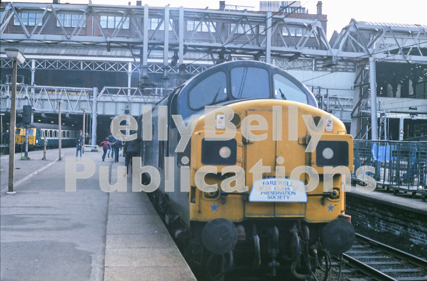 LPAP-DSL-CO-0047 
 The last ever loco hauled 1700 London - Lowestoft waits to depart Liverpool St, 12th May. 1984. 
 Keywords: BR, Eastern, LNER, London, Liverpool Street, Diesel, BR, Passenger, Colour, Class37, 37115, D6815, TI, 1984