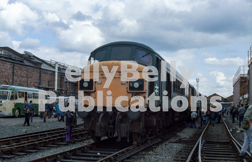 LPAP-DSL-CO-0055 
 Crewe Works Open Day 1984, withdrawn split box 45, 45053 and 85033 await their fate, 2nd June 1984. 
 Keywords: BR, Eastern, LNER, Norfolk, Thetford, Diesel, BR, Engineer, Colour, Class45, 45033, D39, TO, 1984