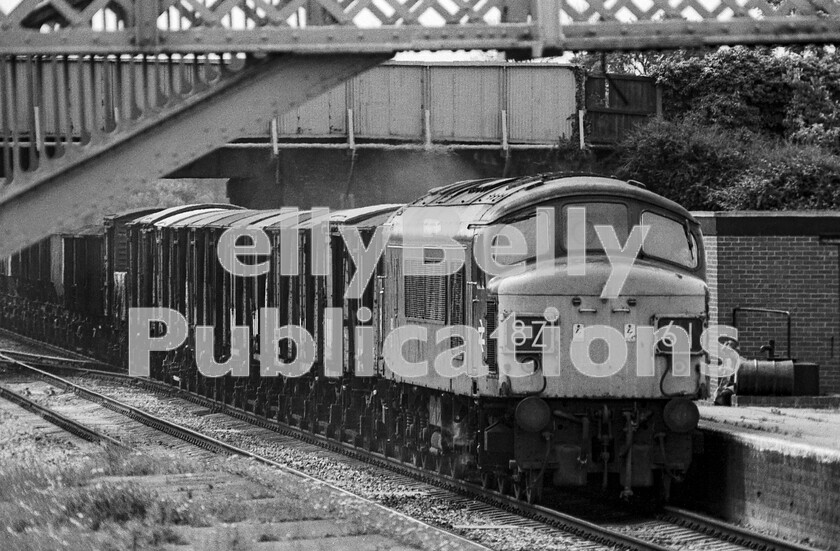 LPPC DSL BW 1128 
 Another split-headcode Peak, Class 45 83 (later 45142), heads north through Ashchurch with another perishable goods train from the South West heading towards the Midlands, although this train appears to also include some mineral wagons. 
 Keywords: BR, Western, Freight, Ashchurch, Class 45, Peak, 83, 45142