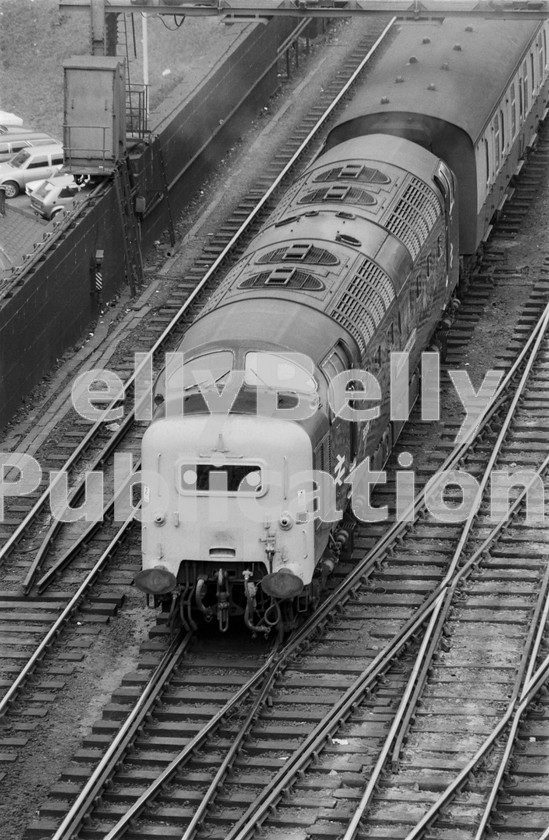 LPIS DSL BW NEGS 0024 
 EE Class 55 Deltic 55004 'Queen's Own Highlander' passes the Castle Keep as it approaches Newcastle Central station with the Up 'Aberdonian' 10.30 Aberdeen to king's Cross Service on 27th August 1978. 
 Keywords: EE,Deltic,Class 55,Newcastle,Eastern,Passenger,D9004,9004,55004,BR,Eastern,B&W