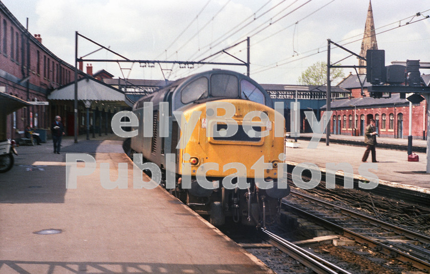 LPAP-DSL-CO-0011 
 Through the now lifted track at the back of Guide Bridge station, 40155 heads west light engine, 31st May 1983. 
 Keywords: BR, Midland, LMS, Manchester, Guide Bridge, Diesel, BR, Light, Colour, Class40, 40155, D355, GD, 52A, 1983